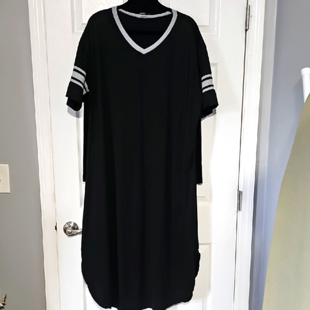 Black and Gray Women's Sleep Shirt